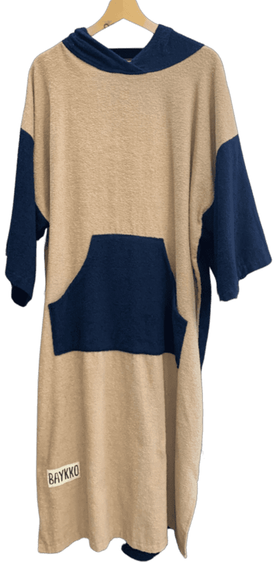 | Poncho | L | Combinado Azul/Beige | Fino | | Baykko | Poncho | L | Combinado Azul/Beige | Fino | | Baykko